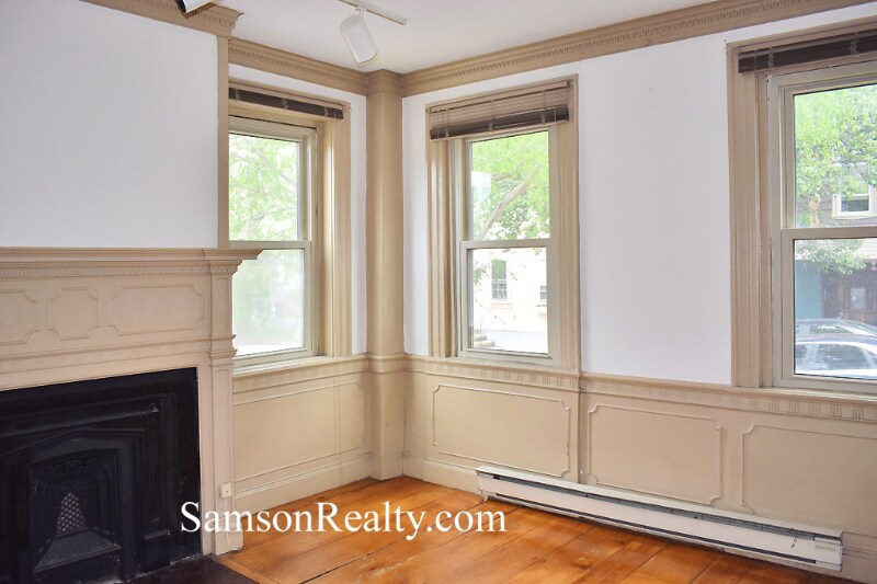 Building Photo - 323 Wickenden St