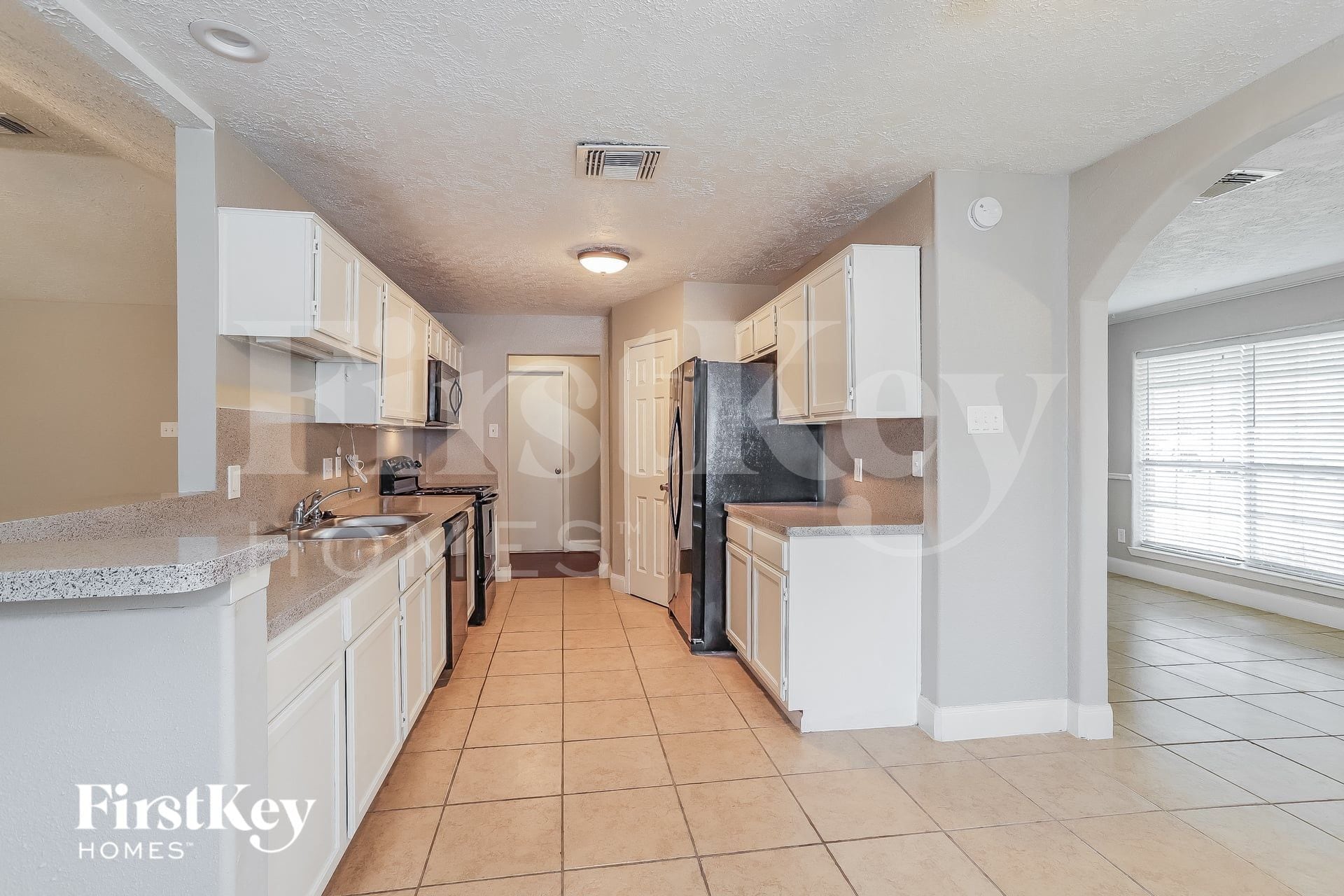 Building Photo - 2922 Laurelridge Dr