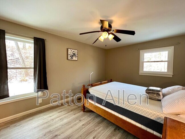 Building Photo - 63 Ben Lippen Rd