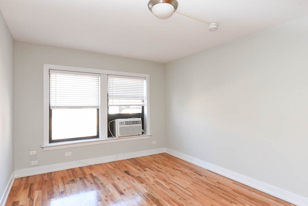 Building Photo - 555 W Arlington Pl