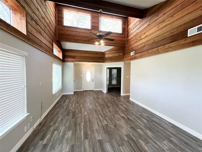 Building Photo - 3215 Keywood Ln