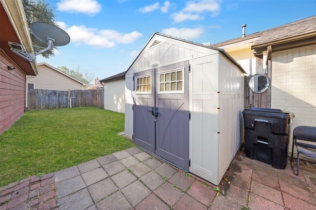 Building Photo - 13563 Catalina Village Dr