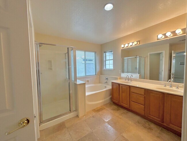 Building Photo - 2216 Cermak Way