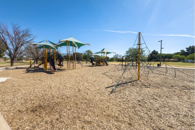 Building Photo - 2Bed/1.5Bath Ground Floor Townhouse at Glendale Ave/27th Ave! Ready for Immediate Move-In! -- GAR...