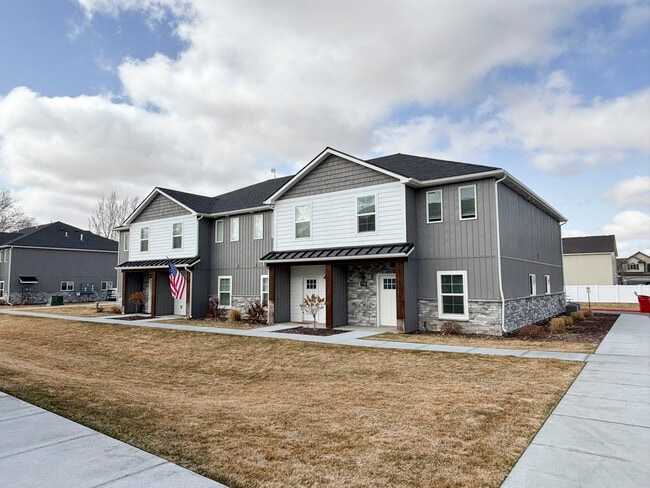 Primary Photo - 359 N 3rd W St
