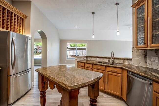Building Photo - 5803 Sawyer Bend Ln