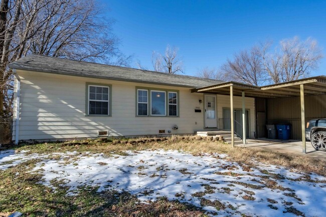 Primary Photo - 3 Bed / 1 Bath in North Tulsa!