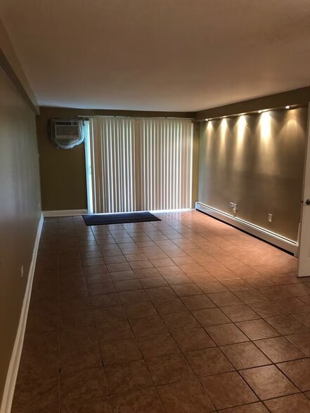 Building Photo - 10213 S 86th Ter