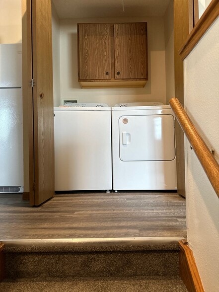 Building Photo - 725 6th Ave S