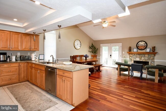 Building Photo - 16500 Sioux Ln