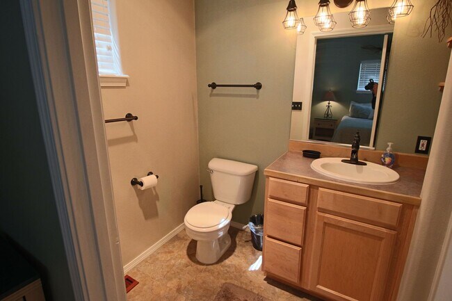 Building Photo - Furnished 2 Bedroom Condo in Sunriver For ...