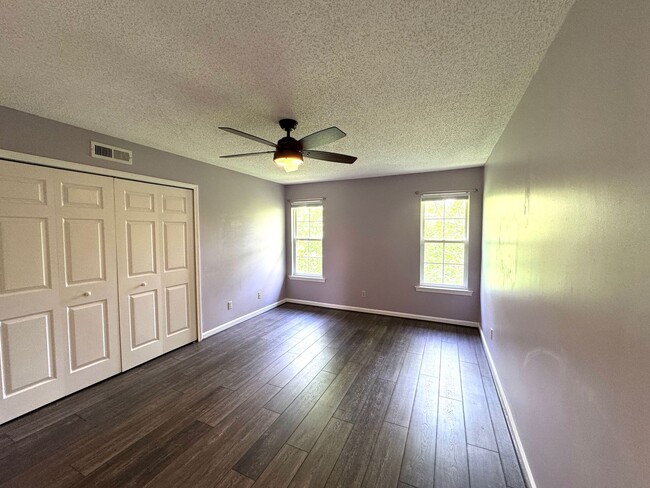 Building Photo - West AVL - Beautifully Updated Townhouse