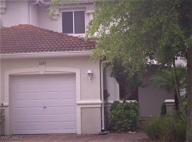Primary Photo - 3293 Antica St