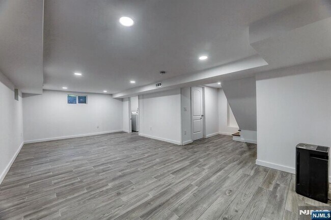 Building Photo - 74 Buff Rd