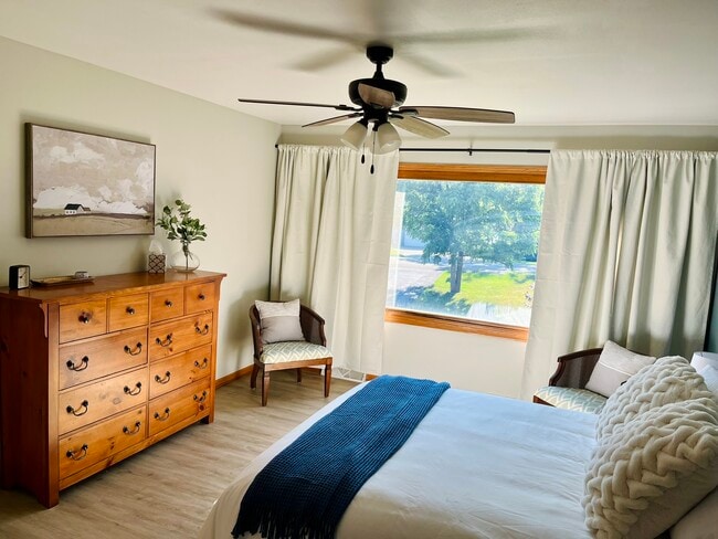 Building Photo - 4202 Lake St