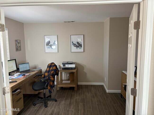 Building Photo - 17901 N 111th Dr