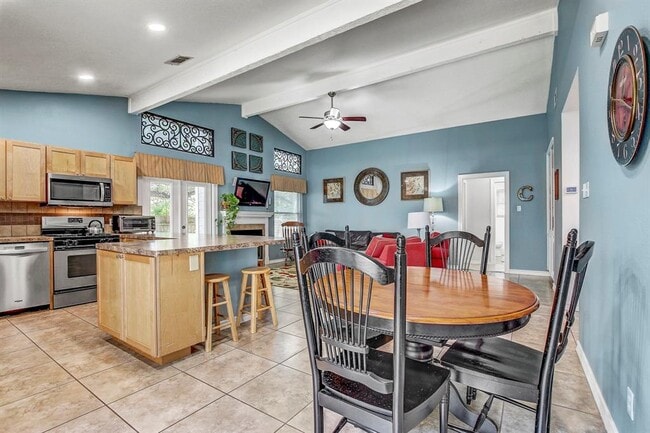 Building Photo - 1715 Foxfire Dr