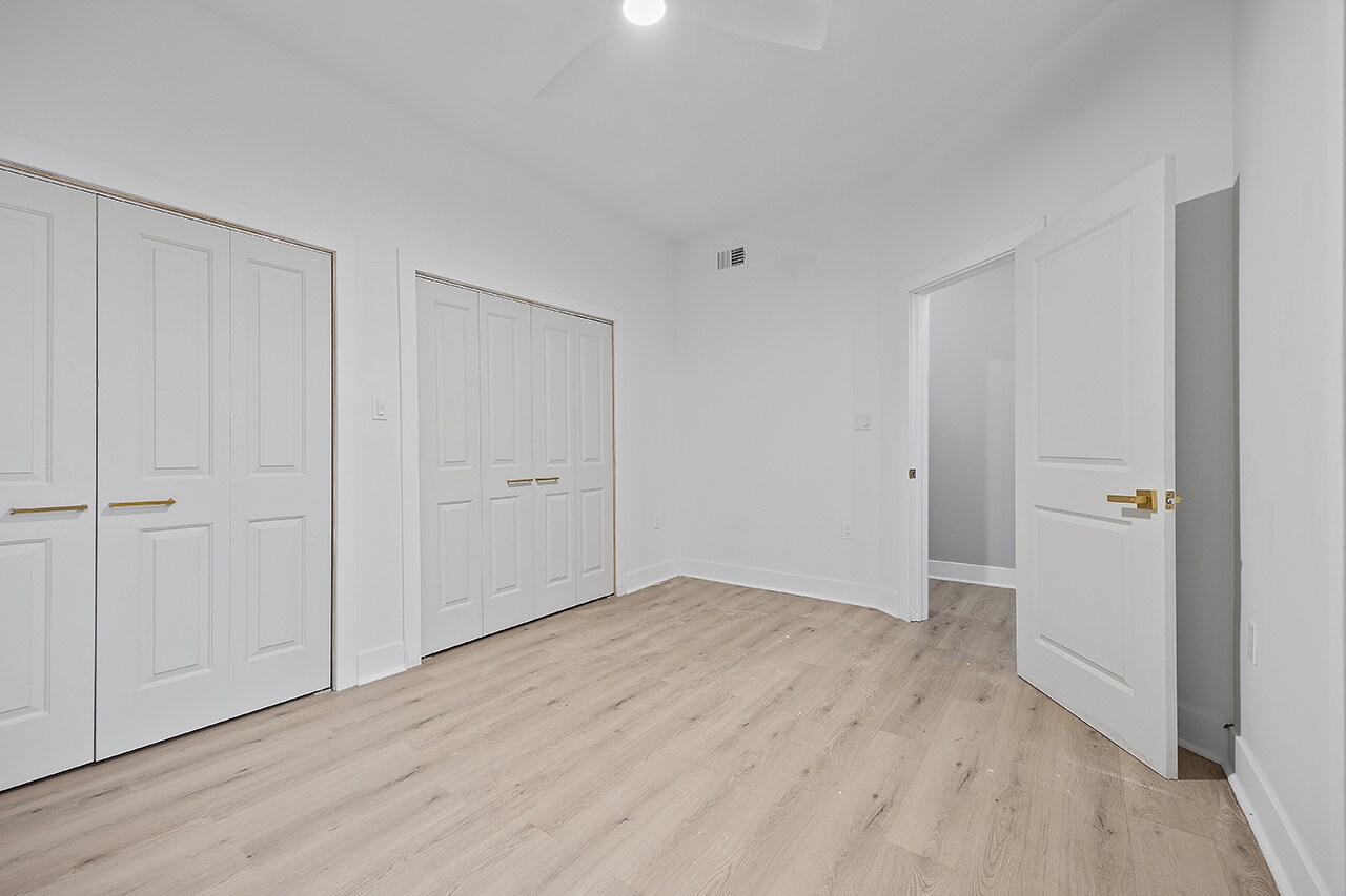 Building Photo - 1109 E Carson St