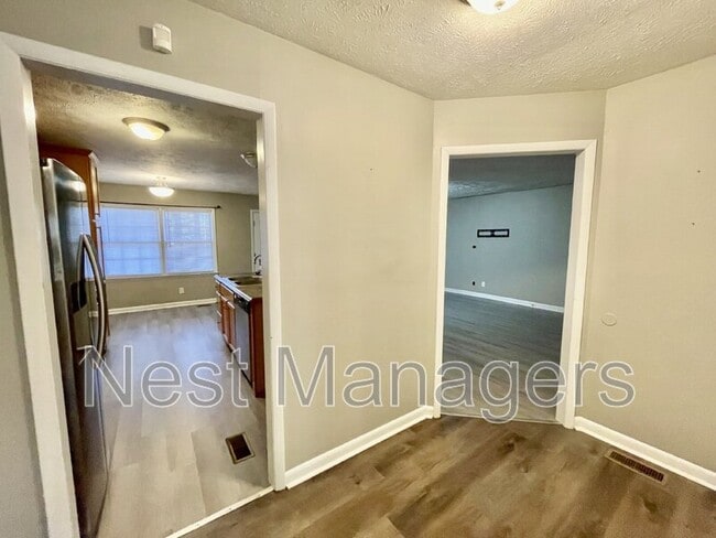 Building Photo - 6928 Bostick Dr