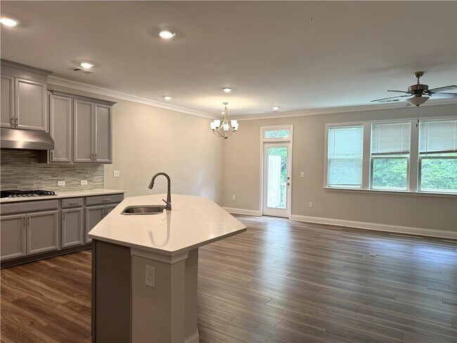 Building Photo - 1468 Edgebrook Ct NE