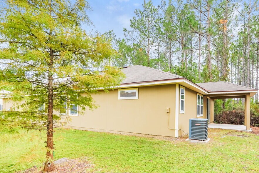 Building Photo - 11876 Carson Lake Dr W