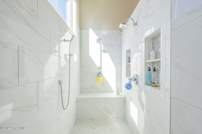 Building Photo - 300 Brightwood Dr