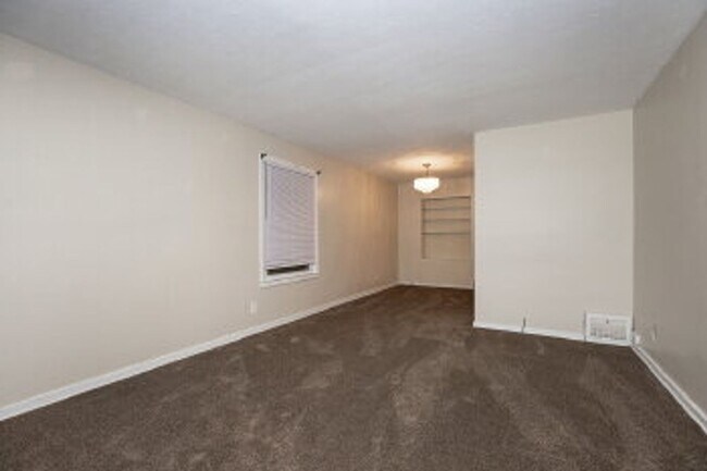 Building Photo - 25141 Treadwell Ave