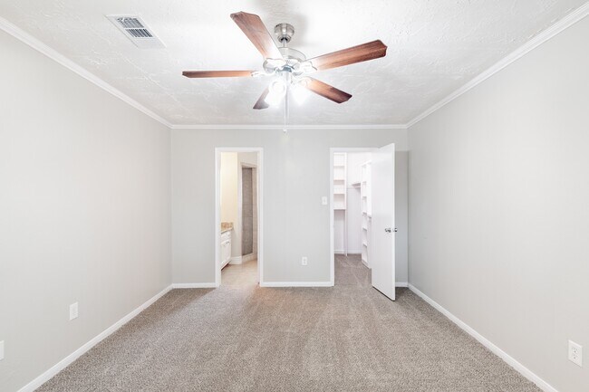 Building Photo - 4611 Wee Lassie Ln