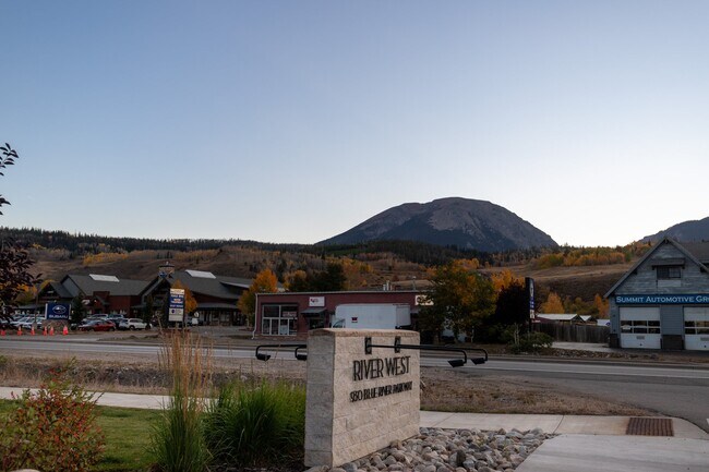 Building Photo - 930 Blue River Pkwy