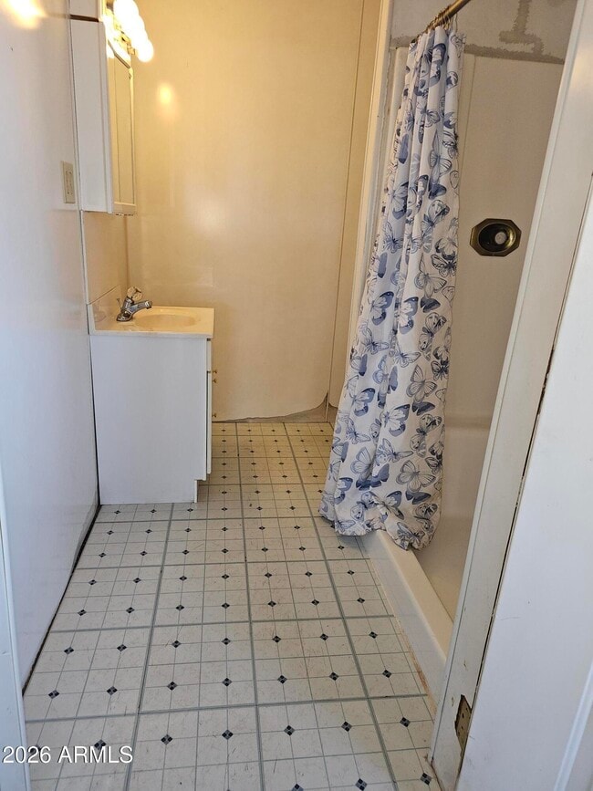 Building Photo - 216 Yuma St