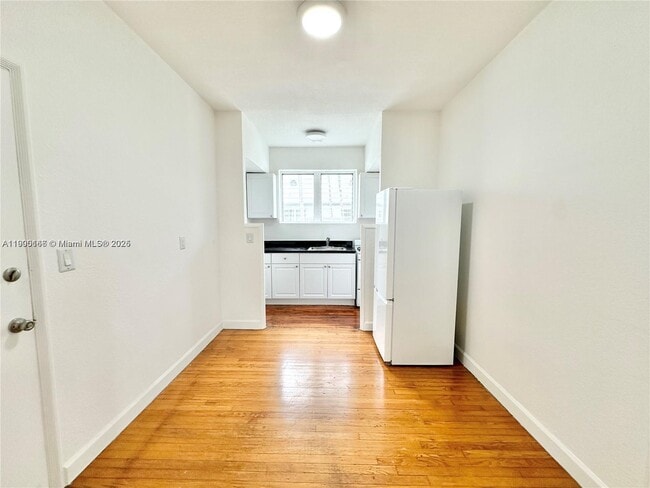 Building Photo - 639 12th St