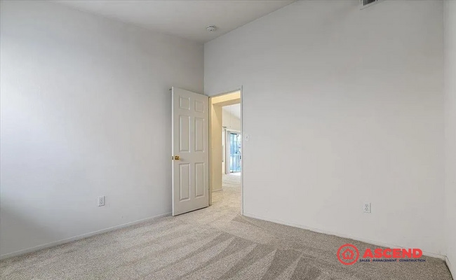 Building Photo - Wonderful 4 Bedroom Located in Laurel Glen Area!