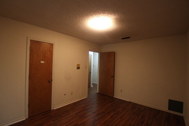 Building Photo - Beautiful 3 bedroom 2 bath home in Tyler!