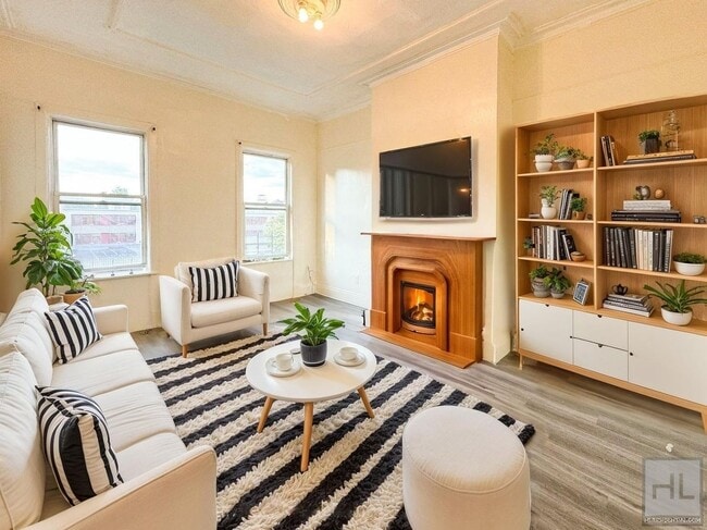 Building Photo - 836 Madison St