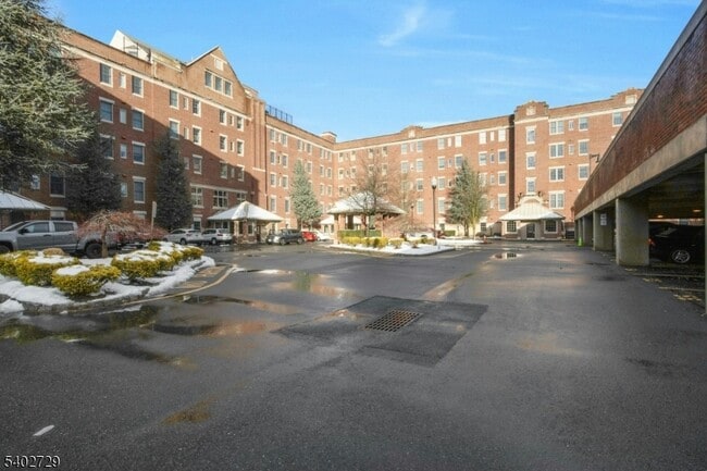 Building Photo - 5401 Rio Vista Dr