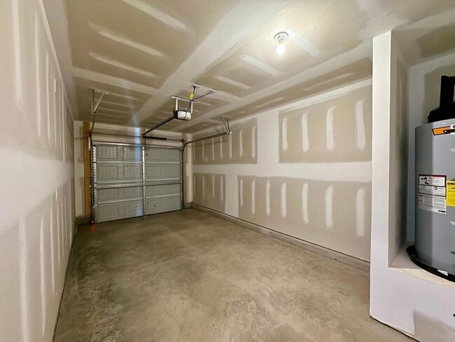 Building Photo - 149 Tributary Wy