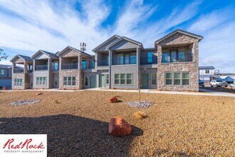 Building Photo - Stunning Spacious 3 Bedroom Unit