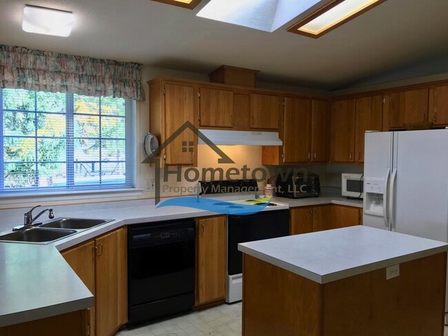 Building Photo - Riverfront Home on .62 acre Lot with Dock ...