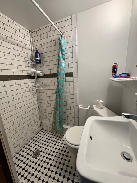 Building Photo - 8 Seagrave Rd