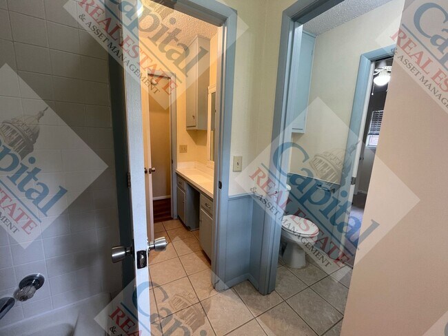 Building Photo - Adorable home W/ MOVE IN SPECIAL!
