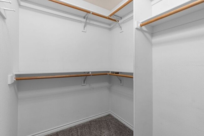 Building Photo - 700 SW 27th Way