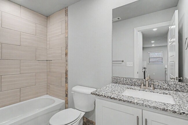 Building Photo - Awesome home with great location in Rogers