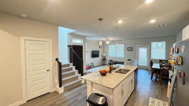 Building Photo - 1505 Red Acer Dr