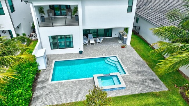 Building Photo - 17222 Blue Bayou Dr