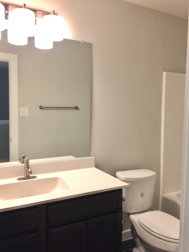 Building Photo - LUXURY 2 STORY DUPLEX LOCATED IN MIDLOTHIA...