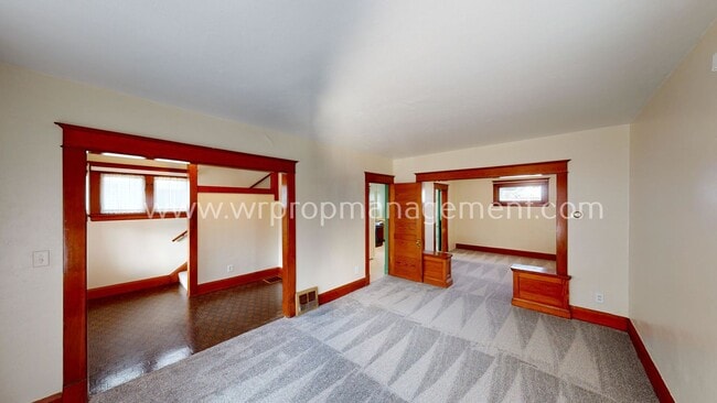 Building Photo - 3 Bedroom 1 Bathroom Home for Rent Near Gl...