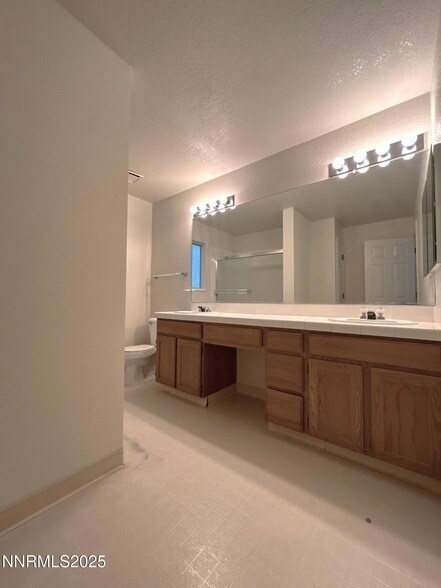 Building Photo - 4835 Canyon Run Dr