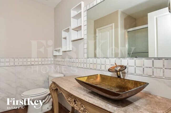 Building Photo - 6431 Bentbrush St