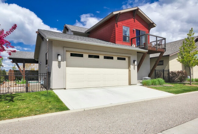 Building Photo - 1169 E Lone Creek Dr