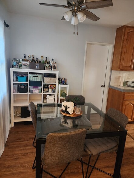 Dining room - 532 Rosecrans Ave